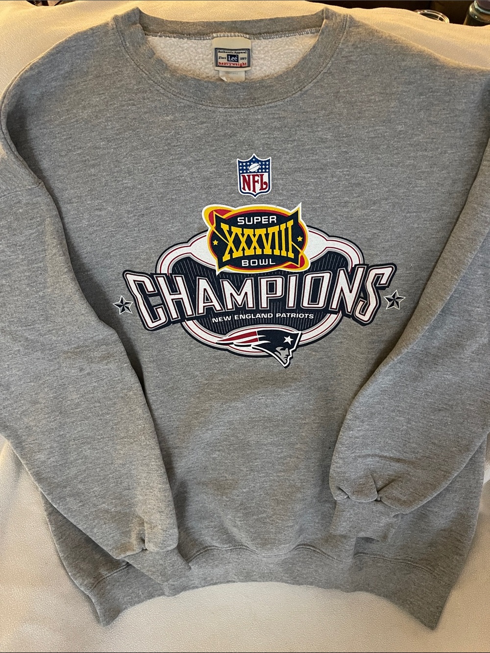 Lee New England Patriots Gray Super Bowl Champions Crewneck Sweatshirt XL